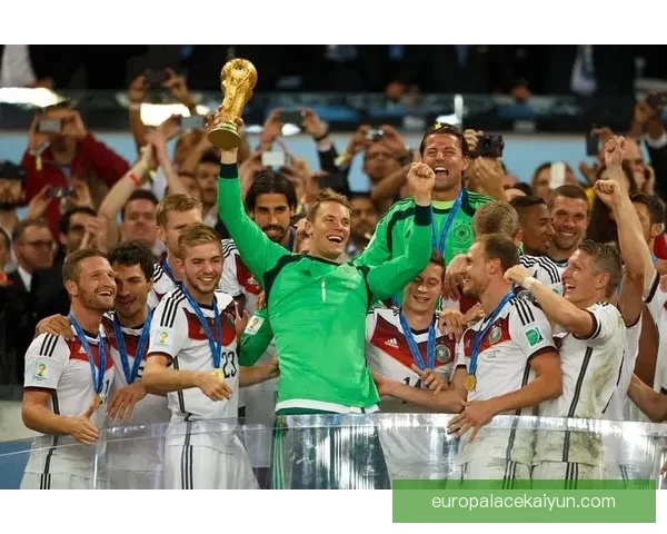 库尔图瓦与诺伊尔近期表现对比:状态走势与门将数据解析 库尔图瓦与诺伊尔近期表现对比:状态走势与门将数据解析